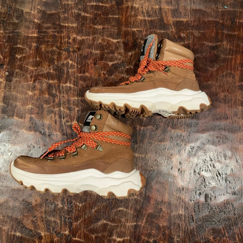Sorel Tan Boots with Red Laces